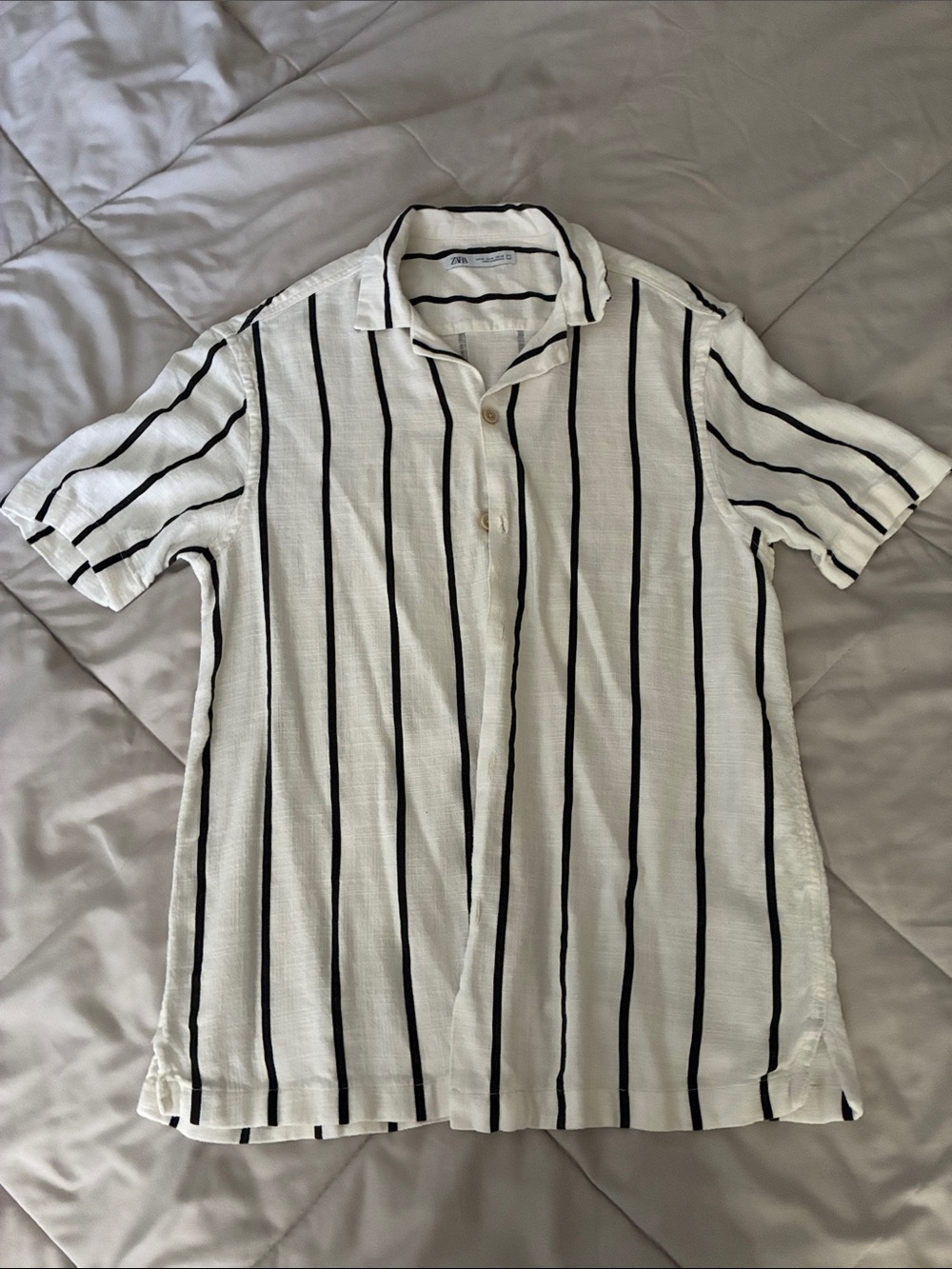 Casual Vertical Stripe Short-Sleeve Shirt - White/Black